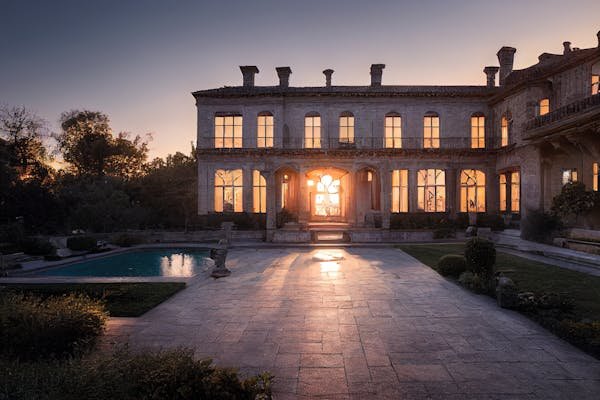 Château Écrin de lumière : chambres d'hôtes avec piscine en dordogne